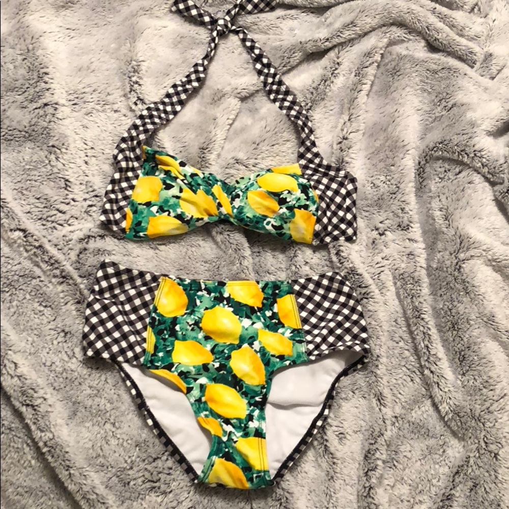 High waisted bikini